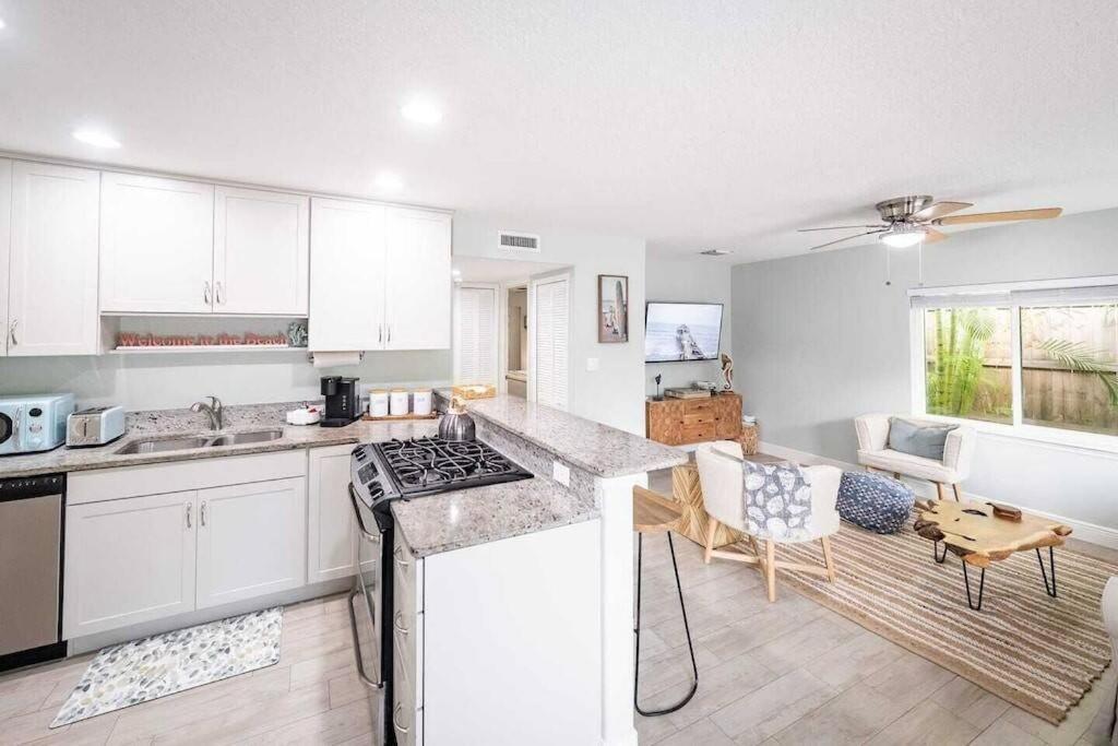 Beach House W/Putting Green/Game Rm/Rooftop Deck Cocoa Beach Bagian luar foto
